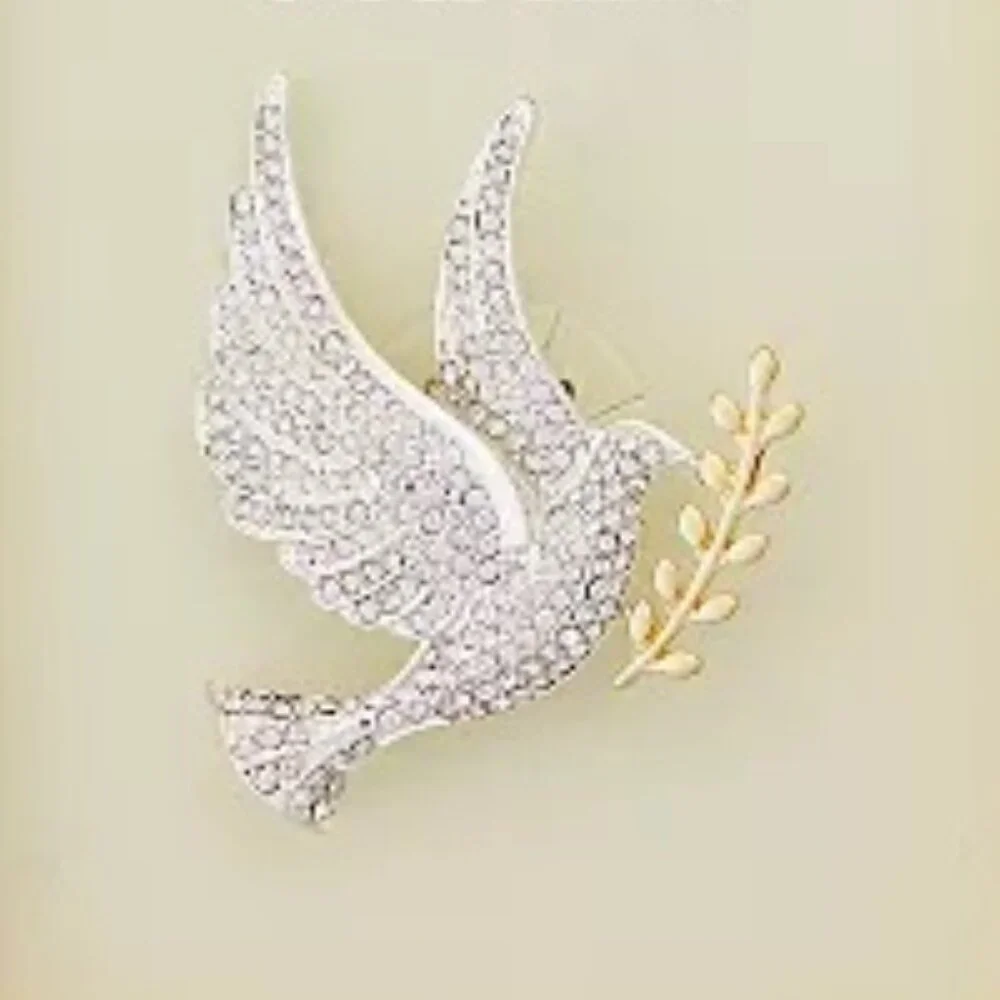 NAPIER Holiday Christmas Inspiring Peaceful Dove Gold & Clear Crystal Brooch Pin - Picture 4 of 4